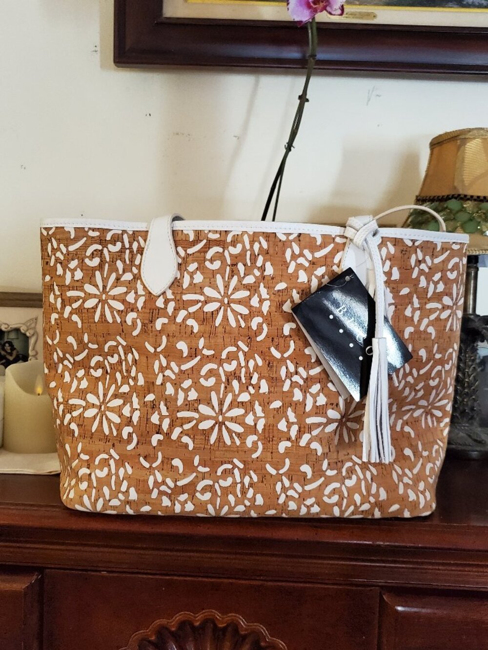 BUCO TOTE WHITE LEATHER & CORK LASER CUT FLORAL NWT
